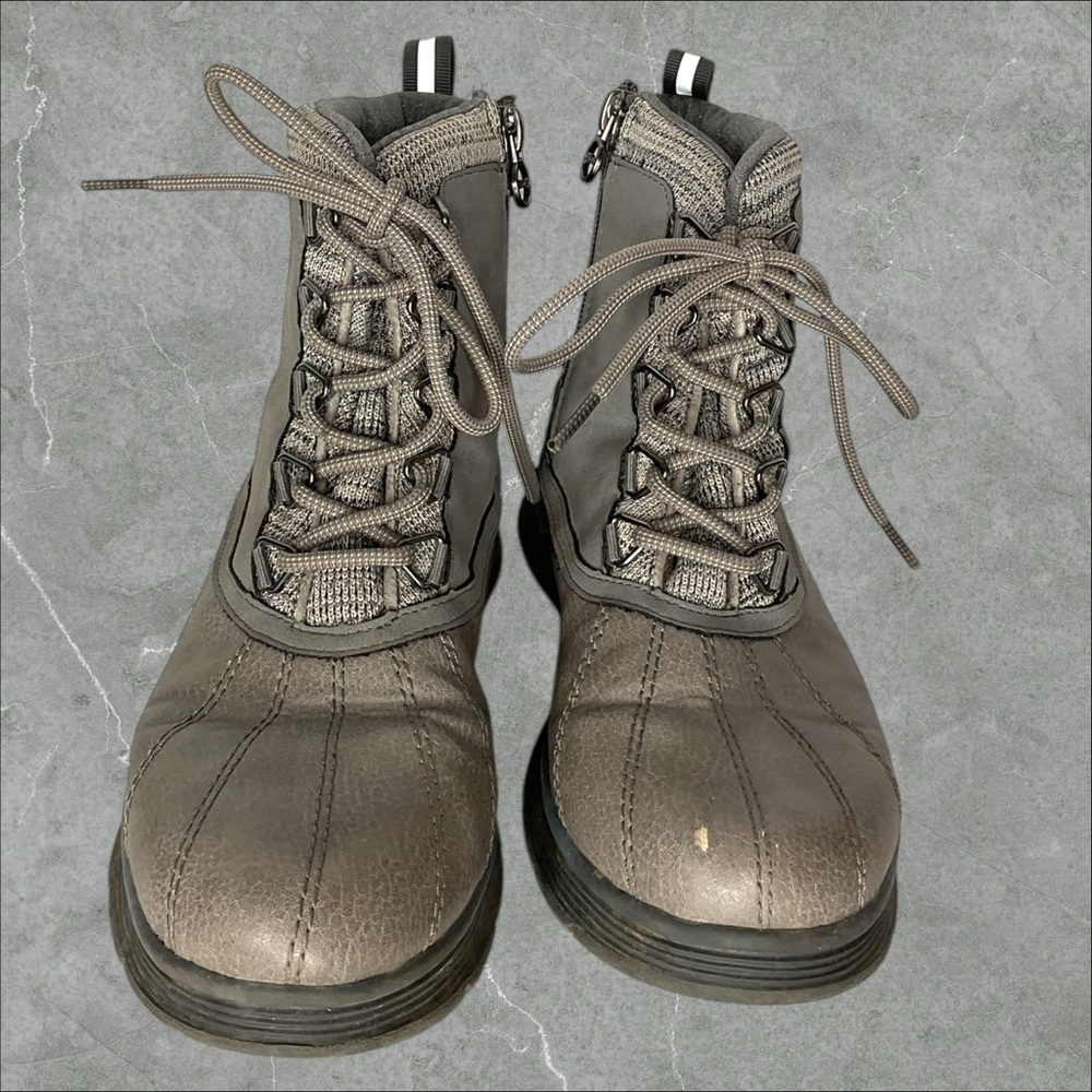 J Sport by Jambu Women's Lowell Weather Ready Ankle Boot Size 7 M